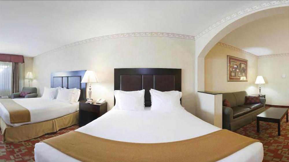 Express & By Ihg 2*