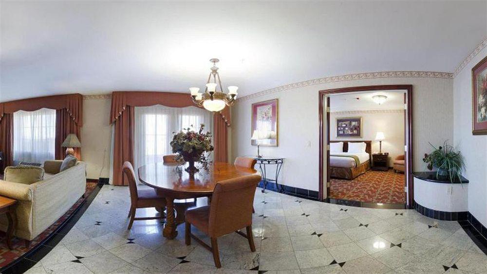 Express & By Ihg 2* El Centro