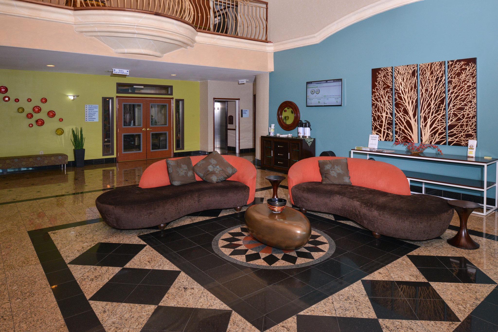 Hotel Express & By Ihg 2*