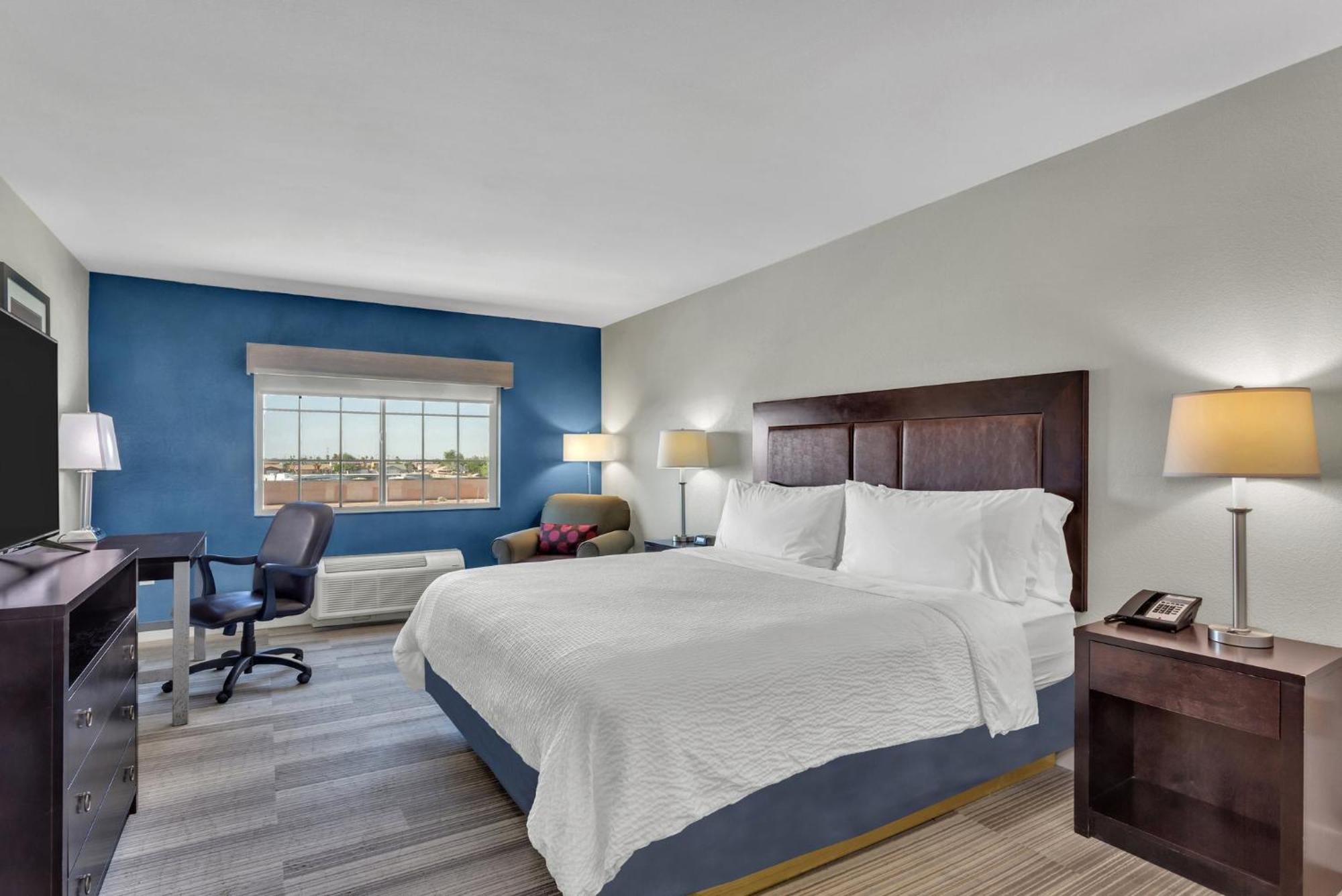 Express & By Ihg Hotel El Centro