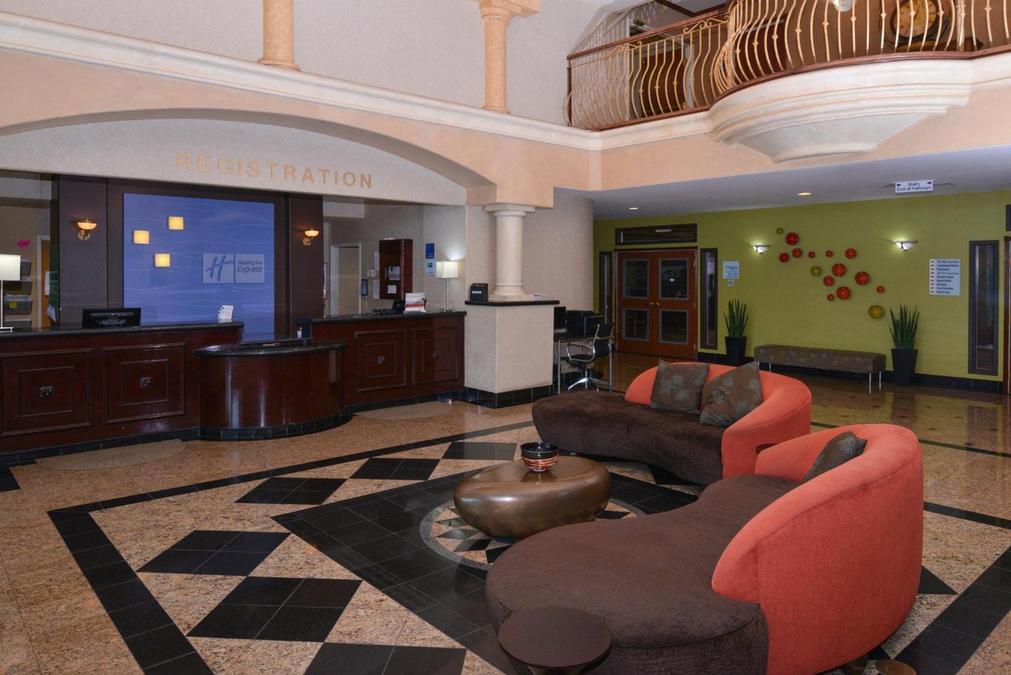 Express & By Ihg 2*