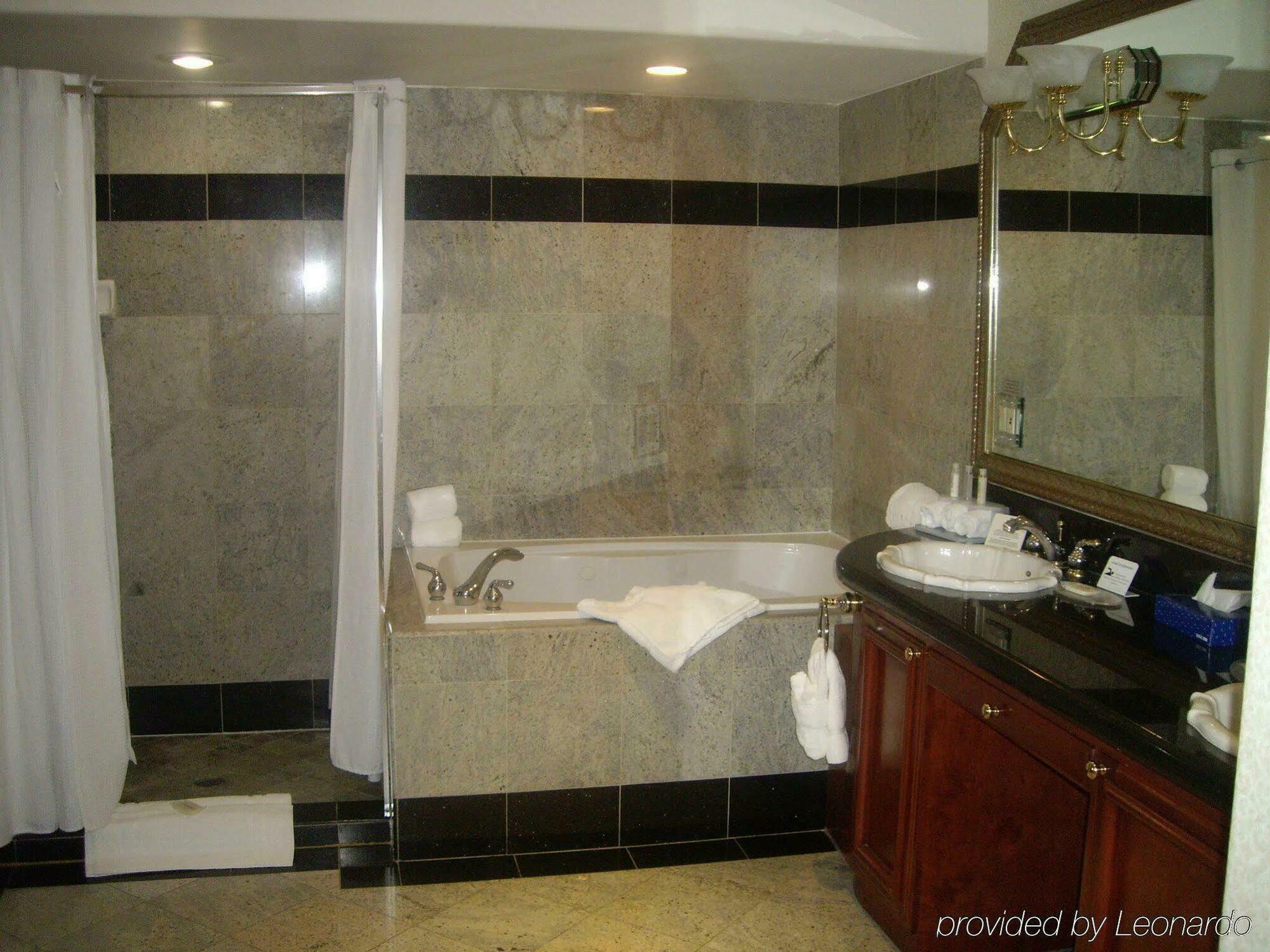 Hotel Express & By Ihg